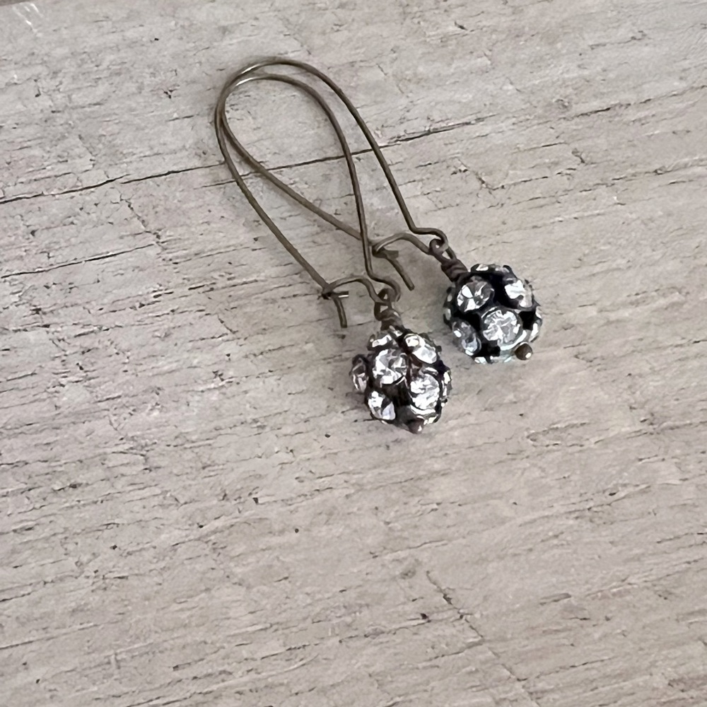 NEW  Handcrafted sparkly earrings on long brass wires